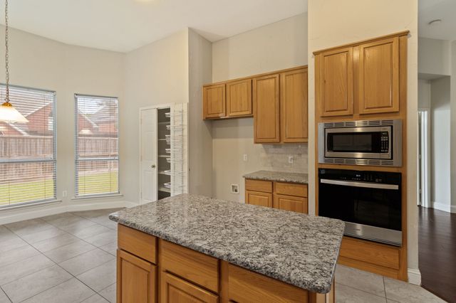 8804 Falcon View Drive, Mckinney, TX 75072