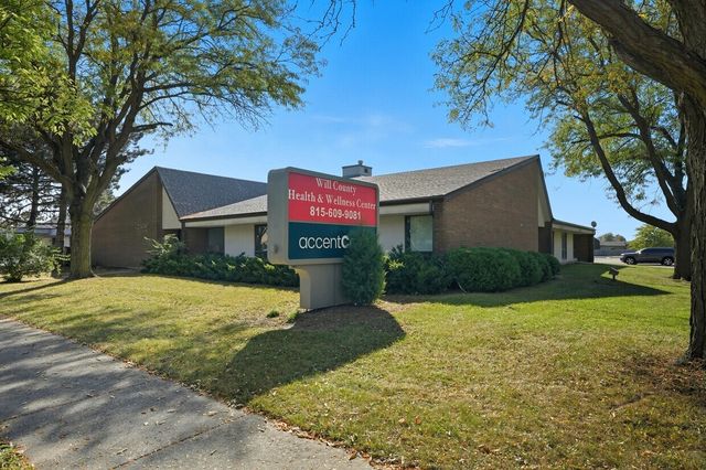 2450 Glenwood Avenue, Joliet, IL 60435