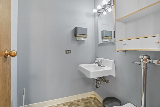 2450 Glenwood Avenue, Joliet, IL 60435