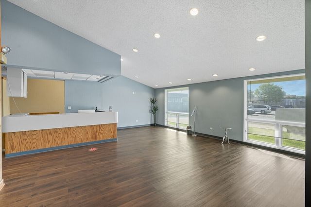 2450 Glenwood Avenue, Joliet, IL 60435