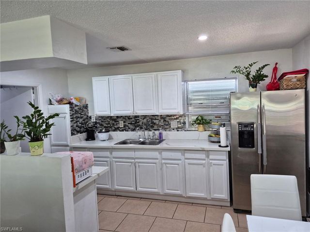 1140 Navajo AVE, Lehigh Acres, FL 33936