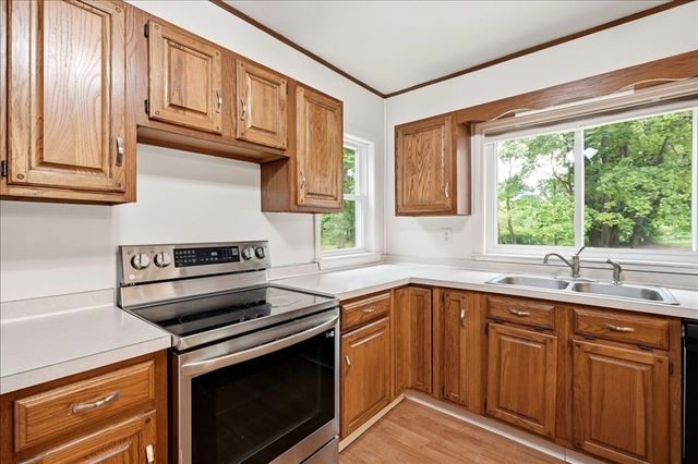 15 Walnut St, West Bridgewater, MA 02379