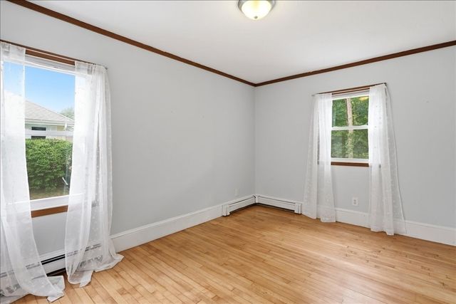 15 Walnut St, West Bridgewater, MA 02379