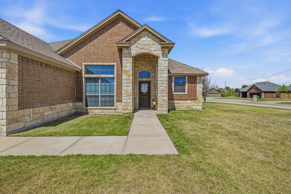 1325 Harpers Mill Road, Stephenville, TX 76401