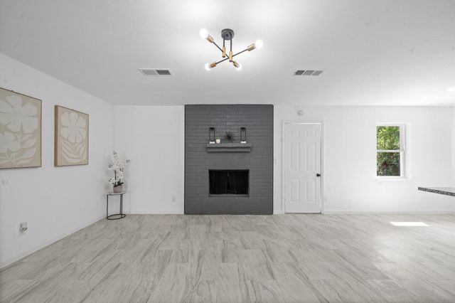 15415 W Hampton Circle, Houston, TX 77071