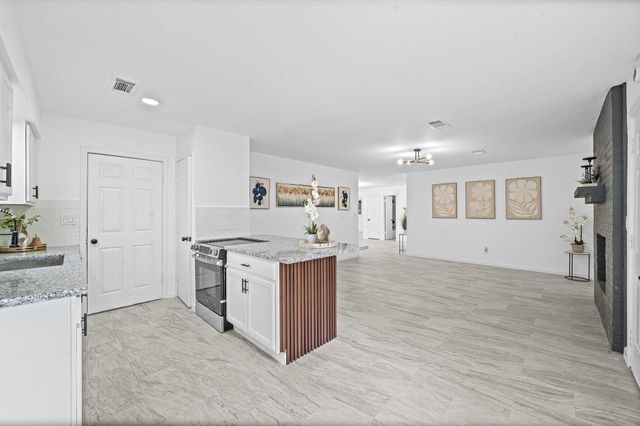 15415 W Hampton Circle, Houston, TX 77071