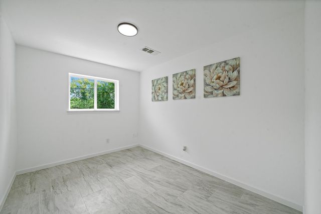 15415 W Hampton Circle, Houston, TX 77071