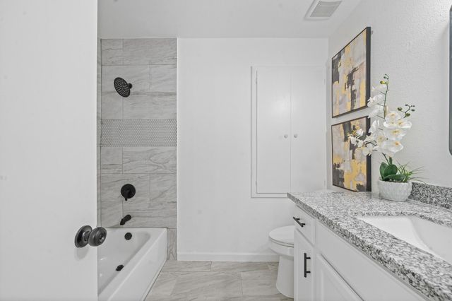 15415 W Hampton Circle, Houston, TX 77071