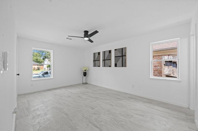 15415 W Hampton Circle, Houston, TX 77071