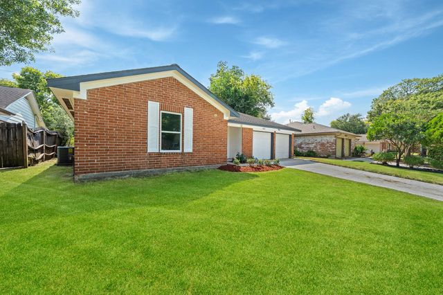 15415 W Hampton Circle, Houston, TX 77071