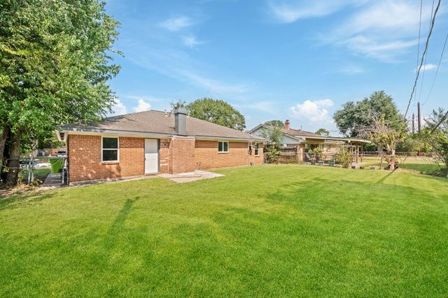 15415 W Hampton Circle, Houston, TX 77071