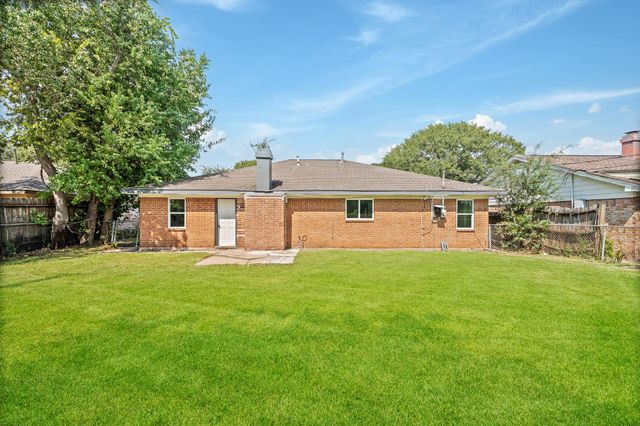 15415 W Hampton Circle, Houston, TX 77071