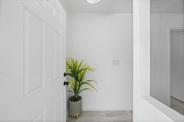 15415 W Hampton Circle, Houston, TX 77071