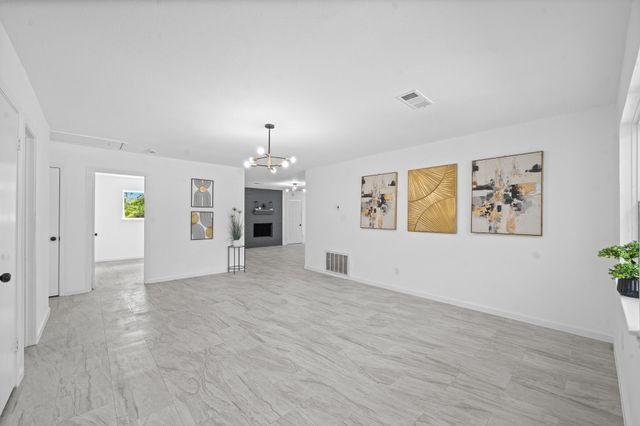 15415 W Hampton Circle, Houston, TX 77071