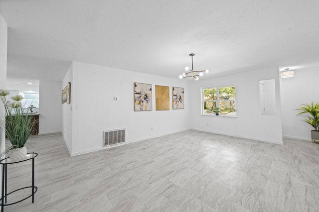 15415 W Hampton Circle, Houston, TX 77071