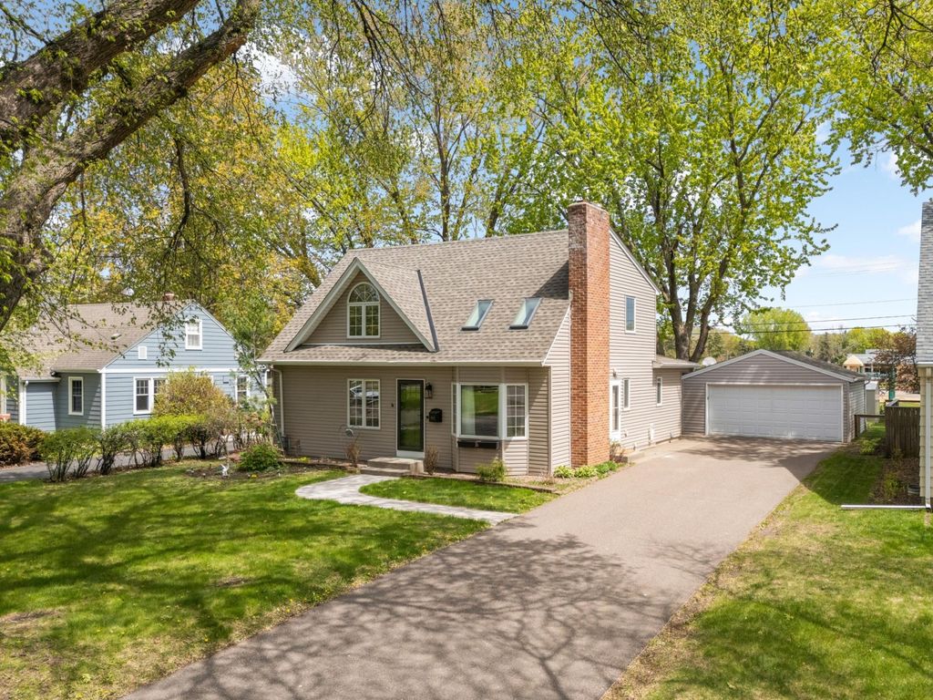 1834 Holton Street, Falcon Heights, MN 55113