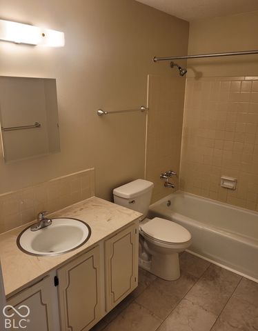 6515 Park Central Way C, Indianapolis, IN 46060