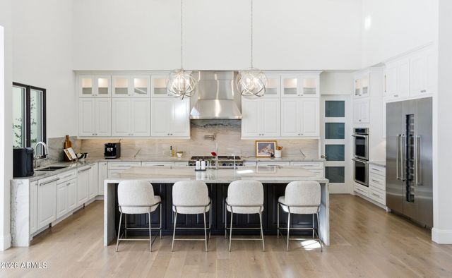 6129 E TURQUOISE Avenue, Paradise Valley, AZ 85253