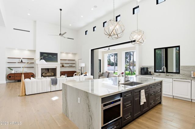 6129 E TURQUOISE Avenue, Paradise Valley, AZ 85253