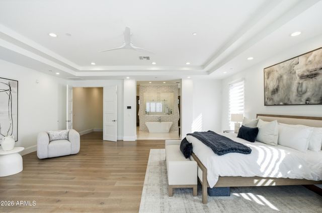 6129 E TURQUOISE Avenue, Paradise Valley, AZ 85253