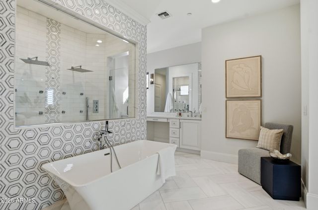 6129 E TURQUOISE Avenue, Paradise Valley, AZ 85253