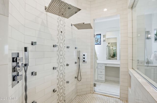 6129 E TURQUOISE Avenue, Paradise Valley, AZ 85253