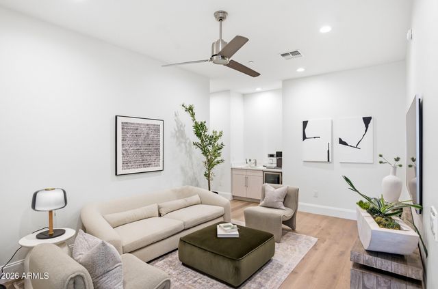 6129 E TURQUOISE Avenue, Paradise Valley, AZ 85253