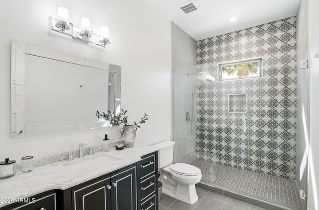 6129 E TURQUOISE Avenue, Paradise Valley, AZ 85253