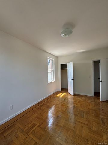 3922 Amundson Avenue, Bronx, NY 10466