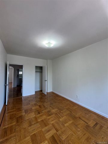 3922 Amundson Avenue, Bronx, NY 10466