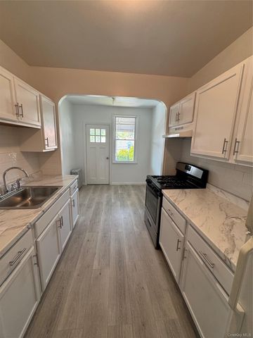 3922 Amundson Avenue, Bronx, NY 10466