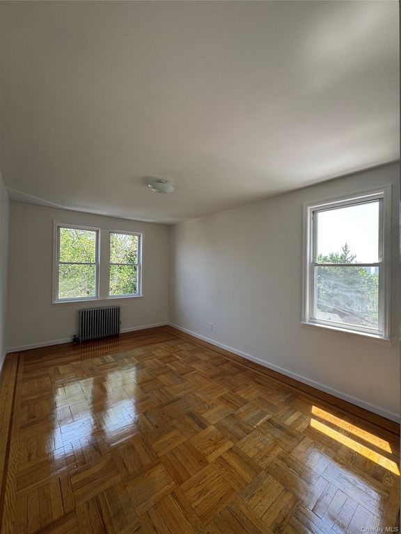 3922 Amundson Avenue, Bronx, NY 10466