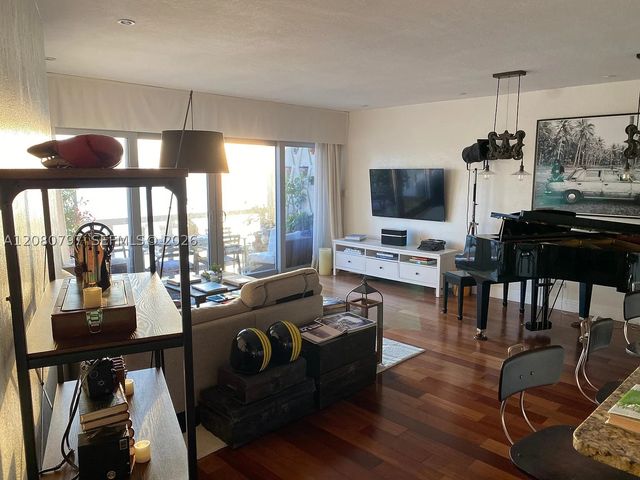 2451 Brickell Ave 11F, Miami, FL 33129