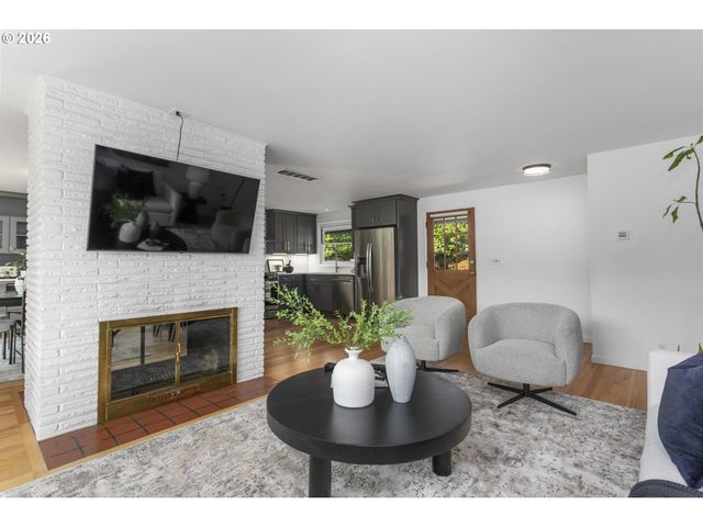 1485 HALLINAN St, Lake Oswego, OR 97034