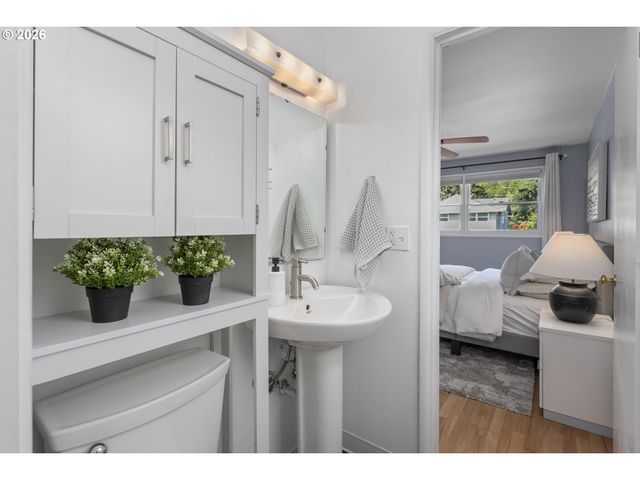 1485 HALLINAN St, Lake Oswego, OR 97034