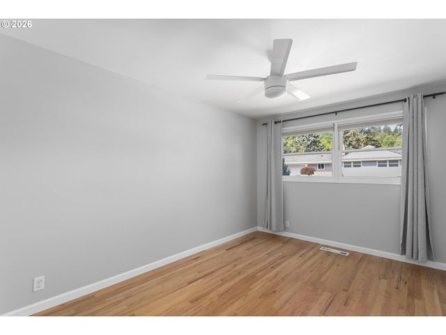 1485 HALLINAN St, Lake Oswego, OR 97034