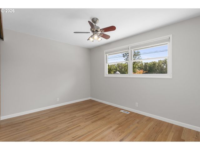 1485 HALLINAN St, Lake Oswego, OR 97034