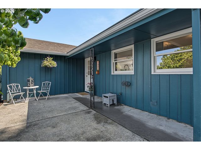 1485 HALLINAN St, Lake Oswego, OR 97034