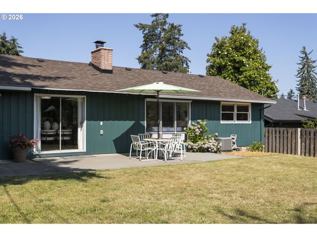 1485 HALLINAN St, Lake Oswego, OR 97034