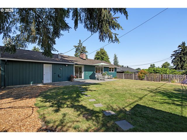 1485 HALLINAN St, Lake Oswego, OR 97034