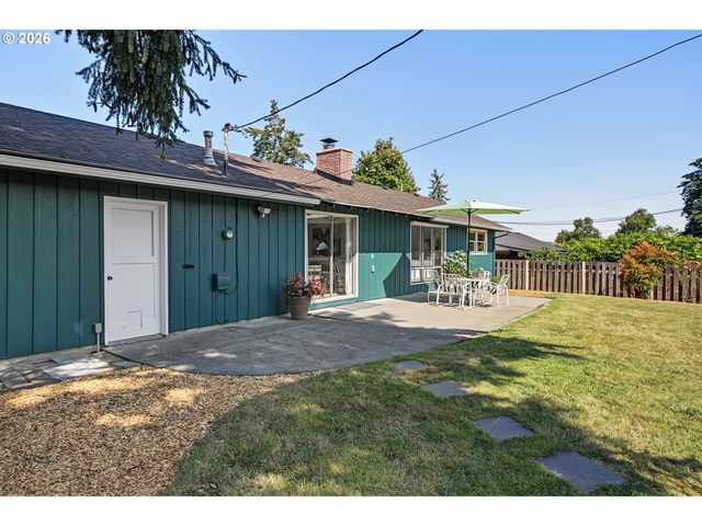 1485 HALLINAN St, Lake Oswego, OR 97034