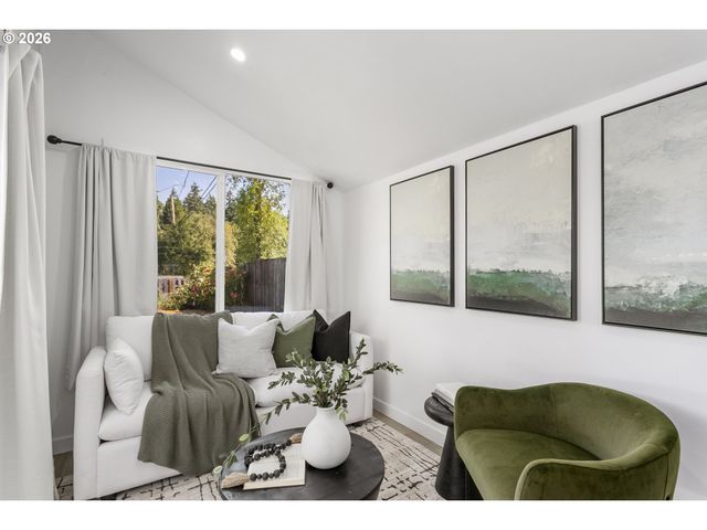 1485 HALLINAN St, Lake Oswego, OR 97034