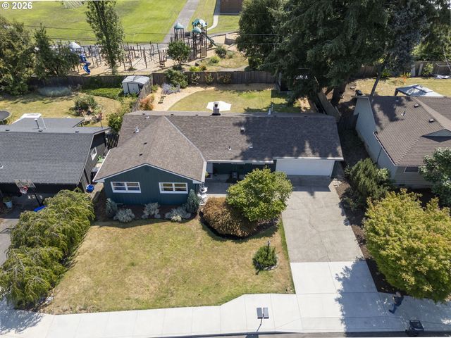 1485 HALLINAN St, Lake Oswego, OR 97034