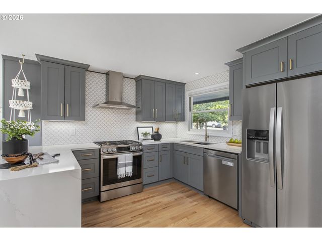 1485 HALLINAN St, Lake Oswego, OR 97034