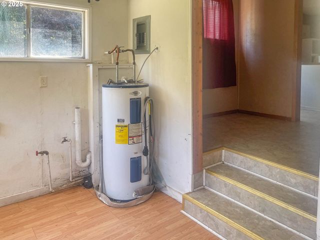 624 TIPTON Rd, Roseburg, OR 97471
