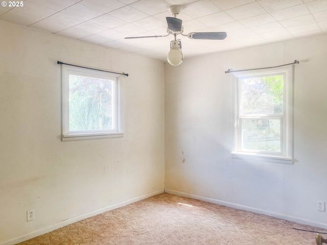624 TIPTON Rd, Roseburg, OR 97471