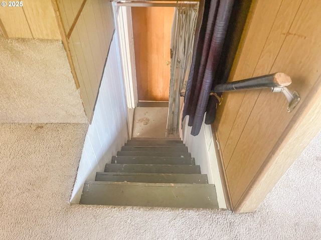 624 TIPTON Rd, Roseburg, OR 97471