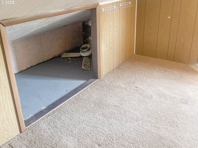 624 TIPTON Rd, Roseburg, OR 97471