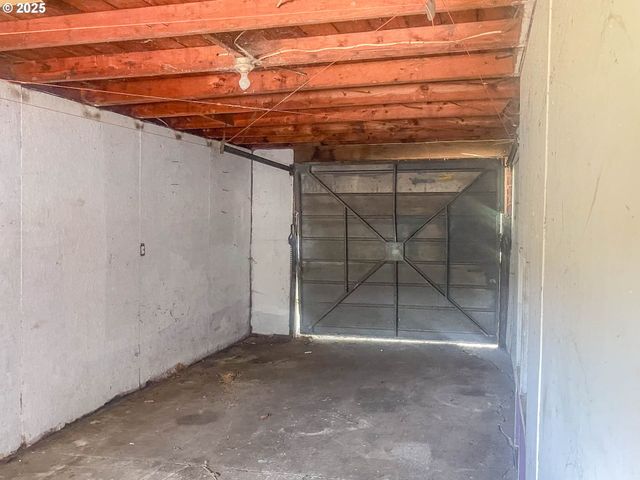 624 TIPTON Rd, Roseburg, OR 97471