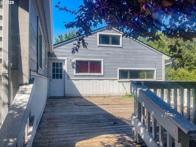 624 TIPTON Rd, Roseburg, OR 97471